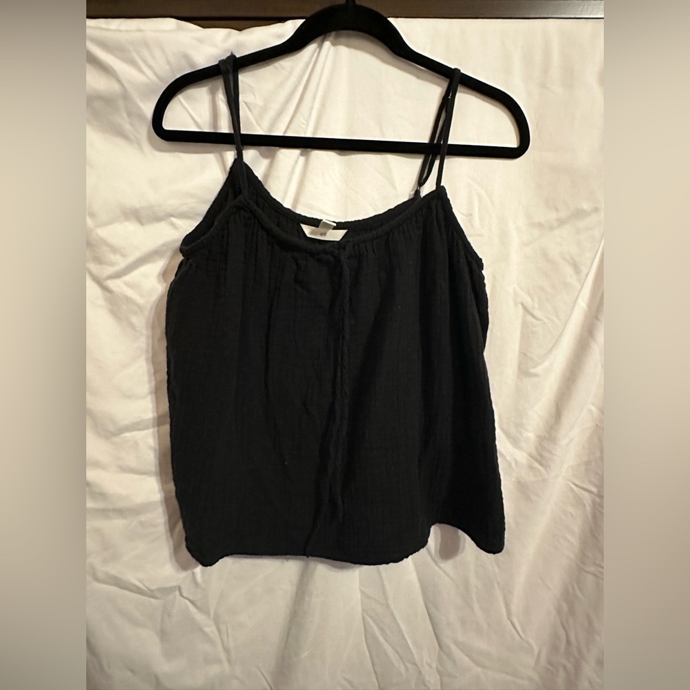 Women’s black top